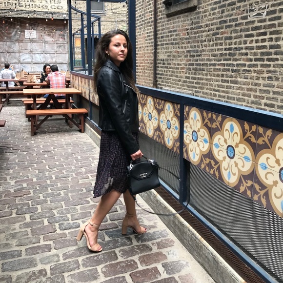 Meet your Posher, Stephanie - Picture 1 of 1